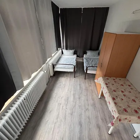 Проживание в семье F-f Haus