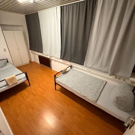 Проживание в семье F-f Haus *